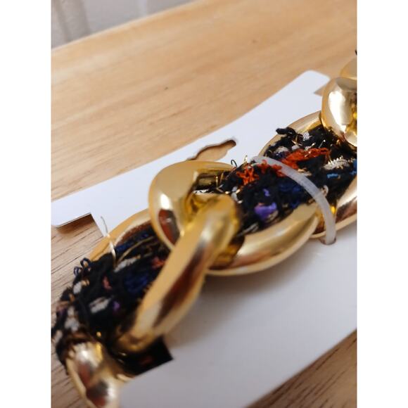 True Love Accessories Clasp Bracelet - Picture 2 of 3